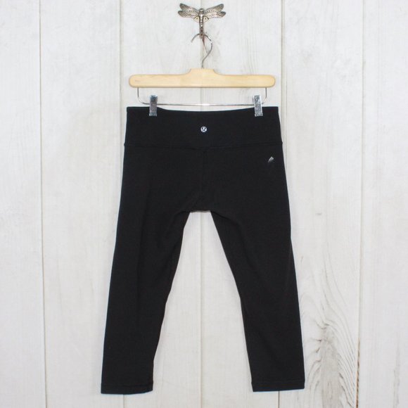 Lululemon Black Cropped Work Out Running Athletic Leggings Size 8 - Picture 4 of 9